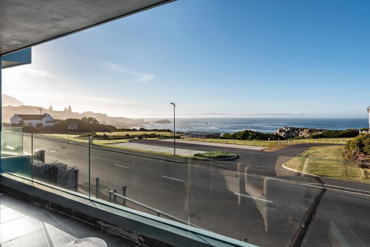 17 Marine, 2 Bedroom Sea-Facing Apt101 Hermanus Buitenkant foto